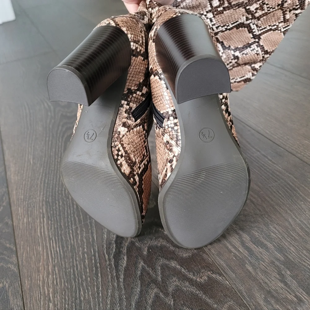 NEW Knee-High Snakeskin Boots - Picture 5 of 7